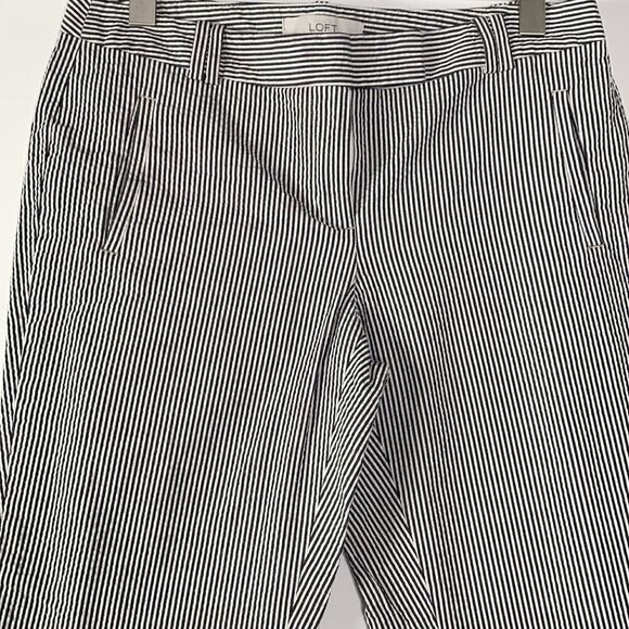 Loft Seersucker Cropped Stripe Capri Pants Navy 8P - Picture 3 of 11